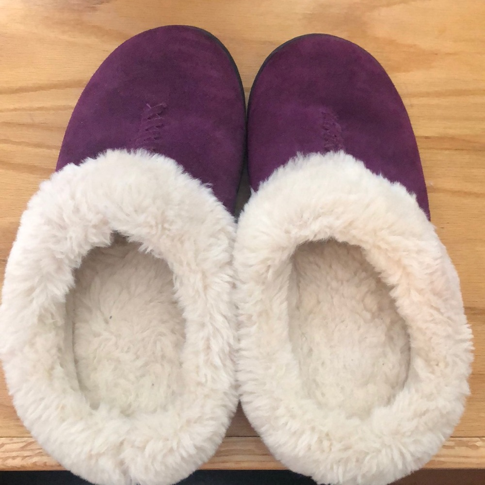 Women’s Dearfoam Slippers Medium Size 7-8